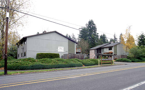 Cedar Crest Manor in Portland, OR - Building Photo