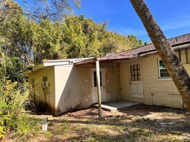 422 Rock Pit Rd in Titusville, FL - Building Photo