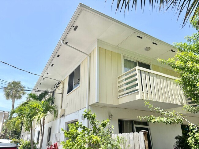 419 Ocean Ave in Melbourne Beach, FL - Foto de edificio - Building Photo