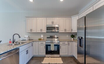 Cedar City Townhomes in Lebanon, TN - Building Photo - Building Photo