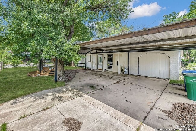 9018 Ozalid Ln