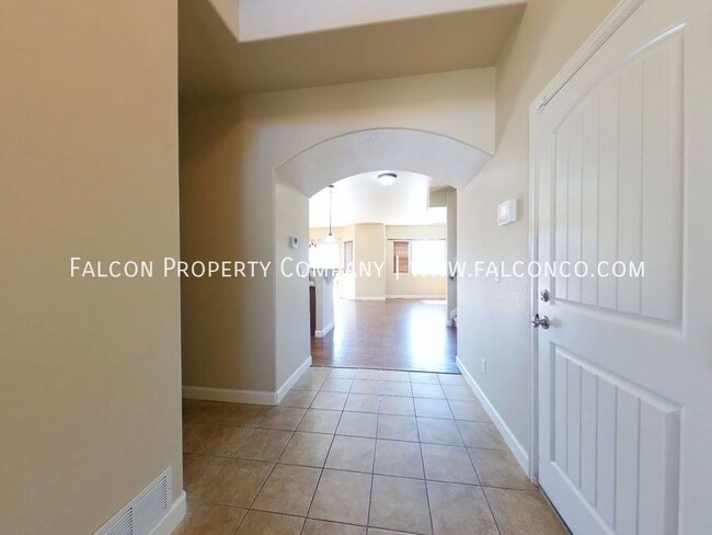 7630 Dutch Loop in Colorado Springs, CO - Foto de edificio - Building Photo