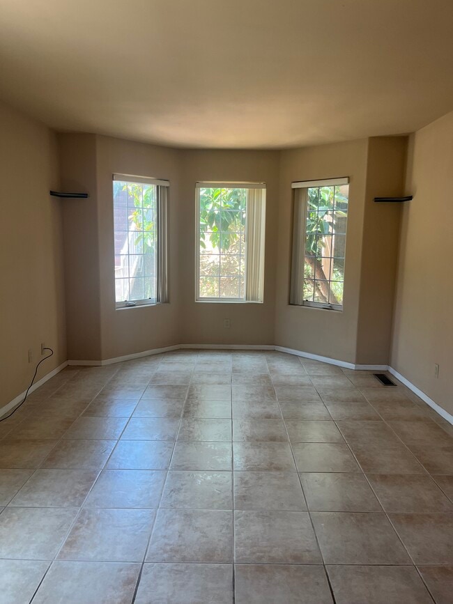 204 Midbury Hill Rd