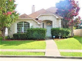 2713 Clearwater Dr in Mesquite, TX - Building Photo