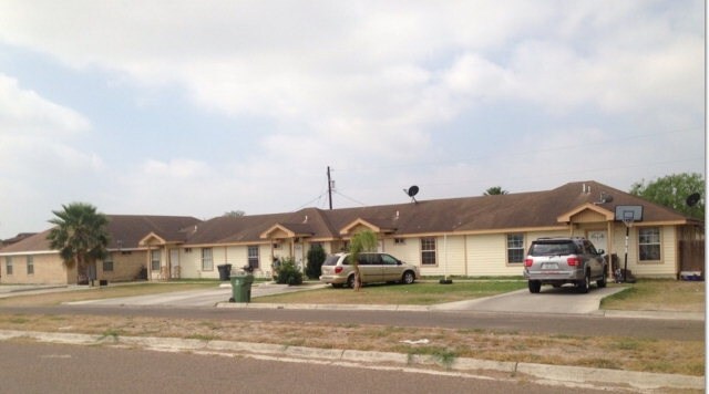 208 Laureles Dr in Elsa, TX - Foto de edificio