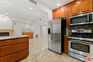 16123 Sunset Blvd in Los Angeles, CA - Building Photo