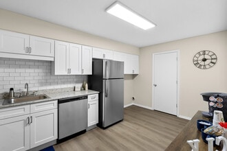Legacy on Lynnfield in Memphis, TN - Building Photo - Building Photo