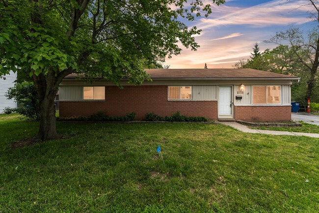 property at 2331 Deerfield Ct
