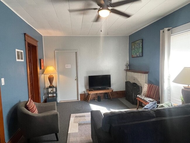 263 W Main St in Loudonville, OH - Building Photo - Building Photo