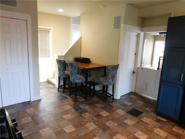 321 N Main St in Canandaigua, NY - Foto de edificio - Building Photo