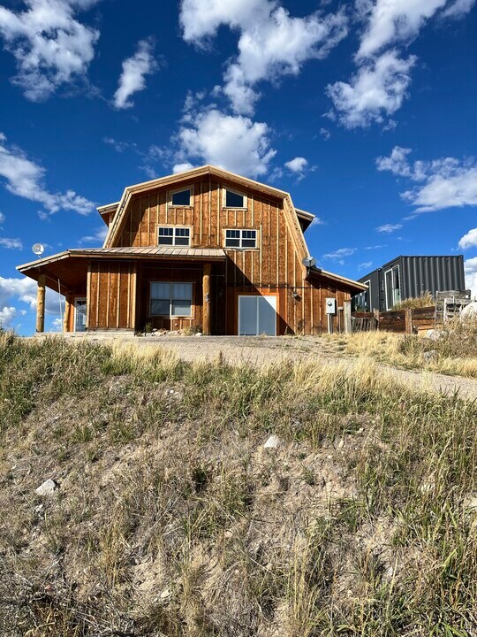 2 W Geronimo Ln in Pinedale, WY - Foto de edificio