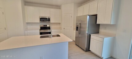 8174 Horsebit Cir in Jacksonville, FL - Building Photo - Building Photo