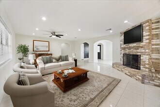 4530 T C Jester Blvd in Houston, TX - Building Photo - Building Photo