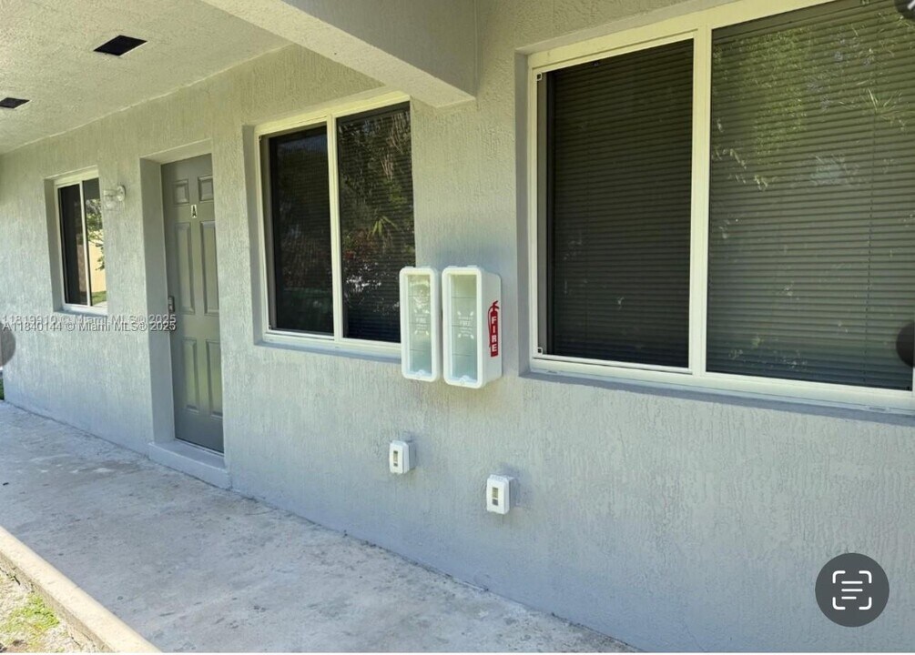 22210 SW 116th Ave in Miami, FL - Building Photo