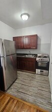 4527 N Malden St, Unit 4511-3B in Chicago, IL - Building Photo - Building Photo