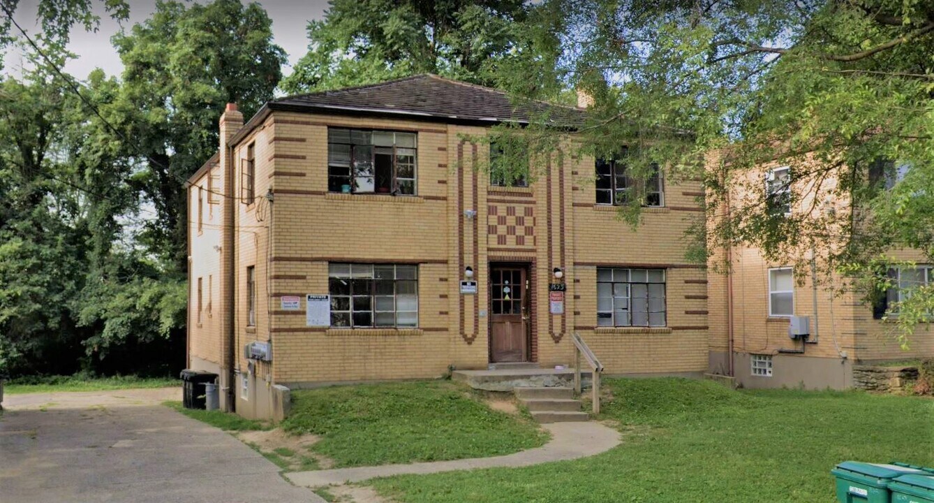 1623 Summit Rd, Unit 3 in Cincinnati, OH - Building Photo