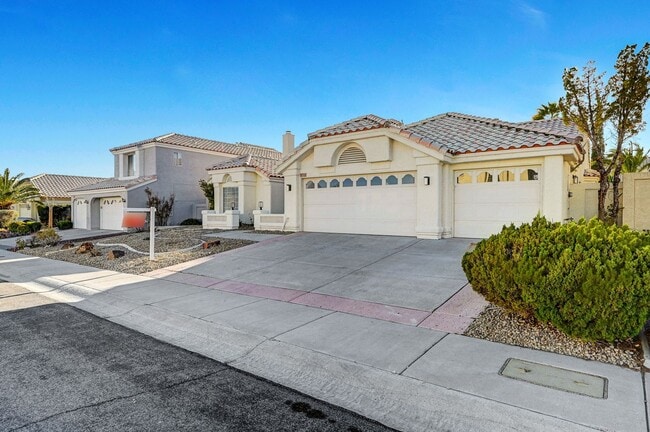 2221 Loggerhead Rd in Las Vegas, NV - Building Photo - Building Photo