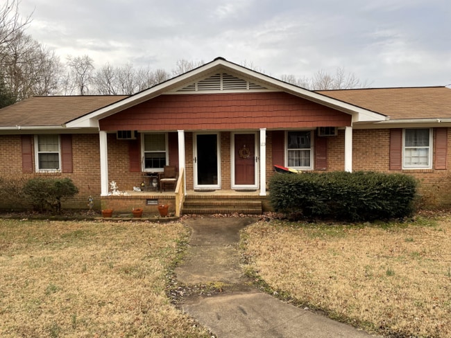property at 123 N Oak St