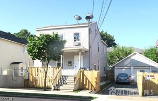 114 Seaman St in New Brunswick, NJ - Building Photo