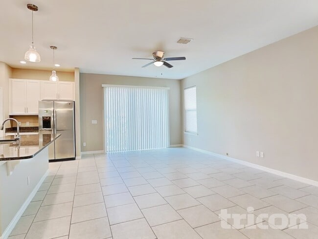 282 Aberdeen St in Four Corners, FL - Foto de edificio - Building Photo