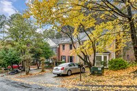 1702 Twin Brooks Dr SE