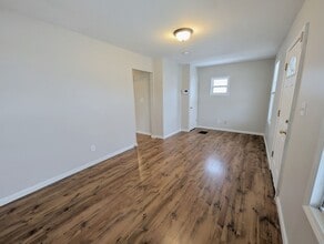9861 Diamond Dr in St. Louis, MO - Building Photo - Building Photo