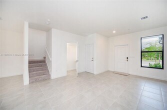 264 SW 159th Terrace in Pembroke Pines, FL - Building Photo - Building Photo