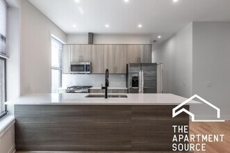 715 W Aldine Ave in Chicago, IL - Building Photo - Building Photo