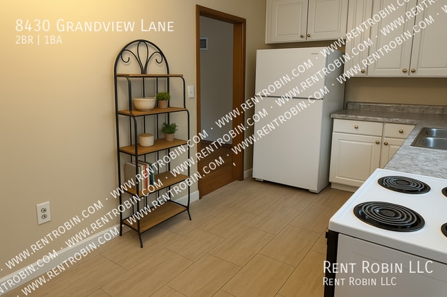 8430 Grandview Ln in Overland Park, KS - Building Photo - Building Photo