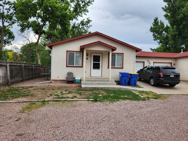 525 N Diamond Ave, Unit B in Canon City, CO - Foto de edificio - Building Photo
