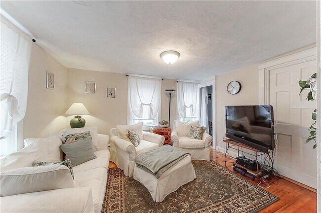 36 Church St in Warren, RI - Building Photo - Building Photo