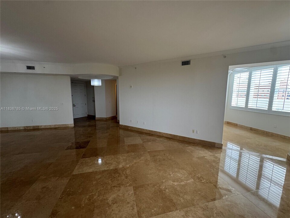 626 Coral Wy in Coral Gables, FL - Building Photo