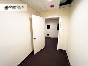 3661 Plainfield Ave NE in Grand Rapids, MI - Building Photo - Building Photo