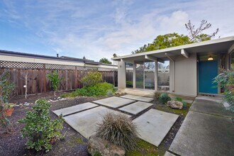 882 Brookgrove Ln in Cupertino, CA - Building Photo - Building Photo