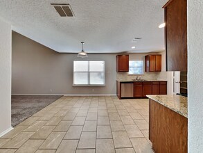 115 Finch Knoll in San Antonio, TX - Building Photo - Building Photo