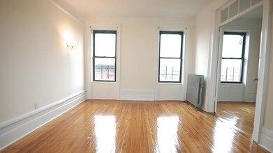 31-33 E 127th St in New York, NY - Building Photo - Interior Photo