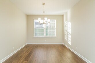 2006 Zion Ln, Unit 10-1007 in La Vergne, TN - Building Photo - Building Photo