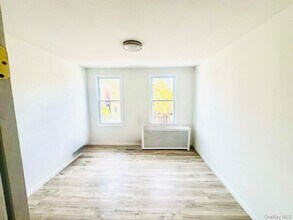 438 Locust St in Mount Vernon, NY - Foto de edificio - Building Photo