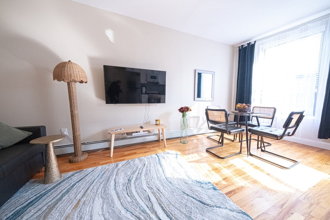 241 W 113th St in New York, NY - Building Photo