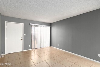 2938 N 61st Pl in Scottsdale, AZ - Building Photo - Building Photo