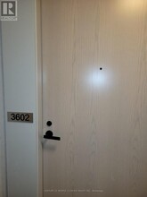 8 Interchange Wy in Vaughan, ON - Building Photo - Building Photo