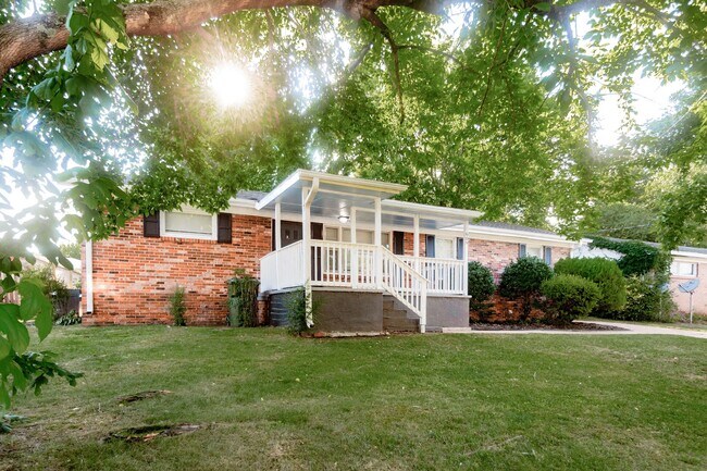 609 Marguerite Dr NW in Huntsville, AL - Foto de edificio - Building Photo