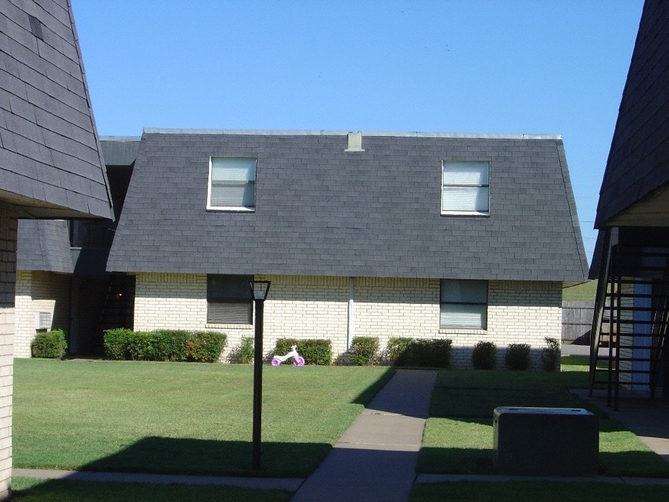 Green West Apartments in Lawton, OK - Foto de edificio
