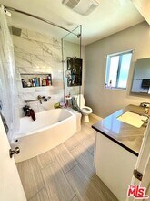 20542 Aetna St in Los Angeles, CA - Building Photo - Building Photo