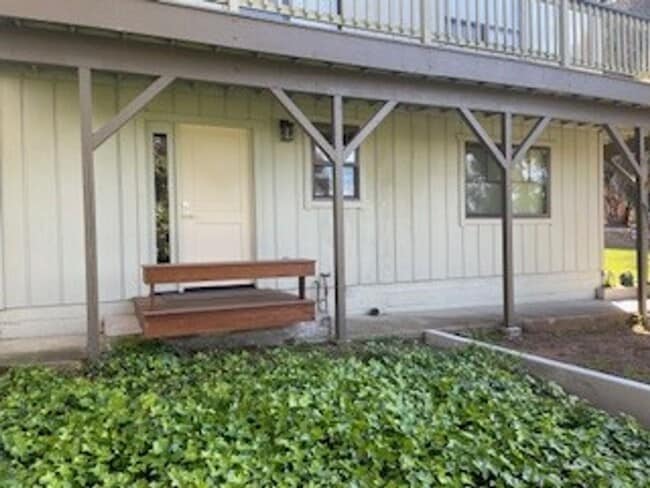 property at 1481 Hollister Ln