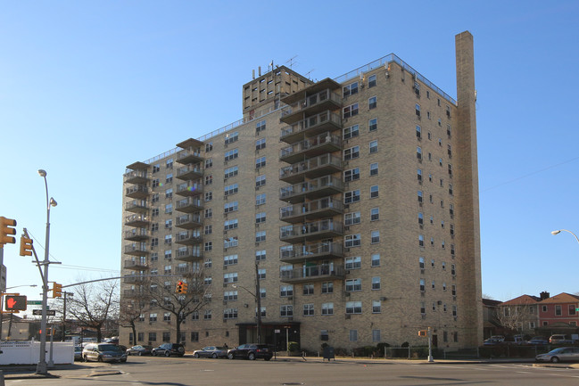 638 E 98th St in Brooklyn, NY - Foto de edificio - Building Photo