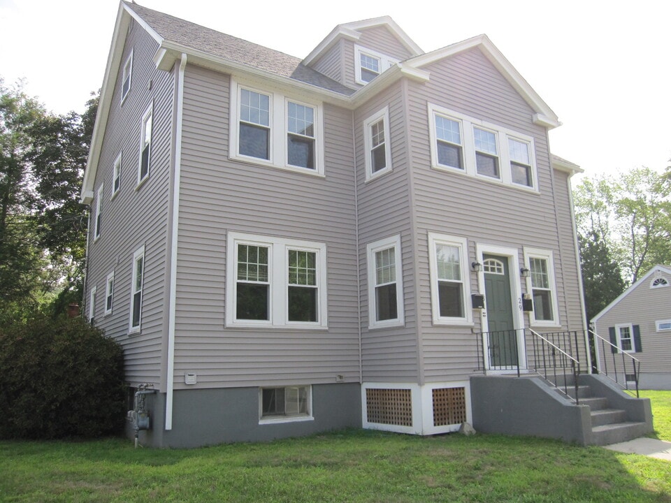 31 Underwood Ave in Framingham, MA - Building Photo