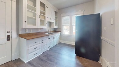 2046 Wyandotte Ave in Lakewood, OH - Building Photo - Building Photo