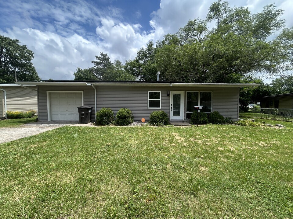 4536 Walter Ave in Granite City, IL - Building Photo