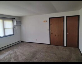 645 Pasadena Ave, Unit 2E in Beecher, IL - Building Photo